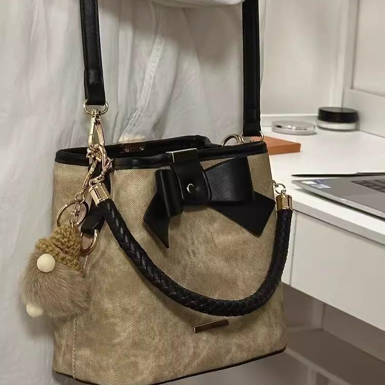 New Retro Literary Bucket Bag for Women's Niche Design High-end Handbag Casual One-shoulder Crossbody Bag