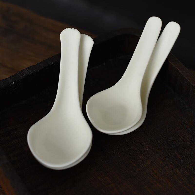 Yanji Ceramic Shell Design Dining Spoon