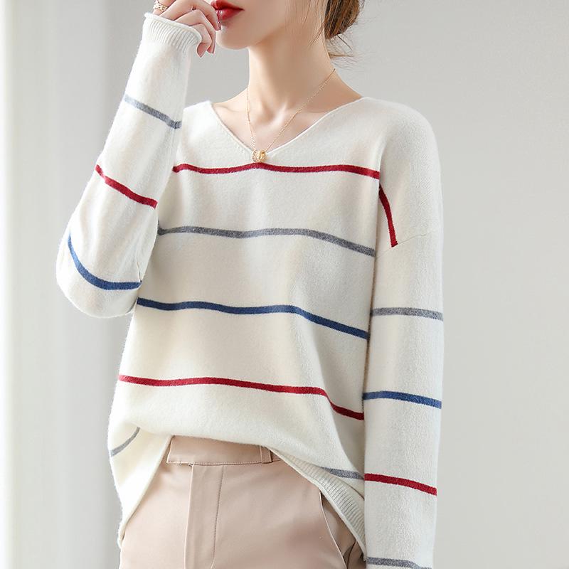 Women's Pure Wool Striped Round Neck Sweater - Slimming Loose Knitwear for Autumn and Winter.