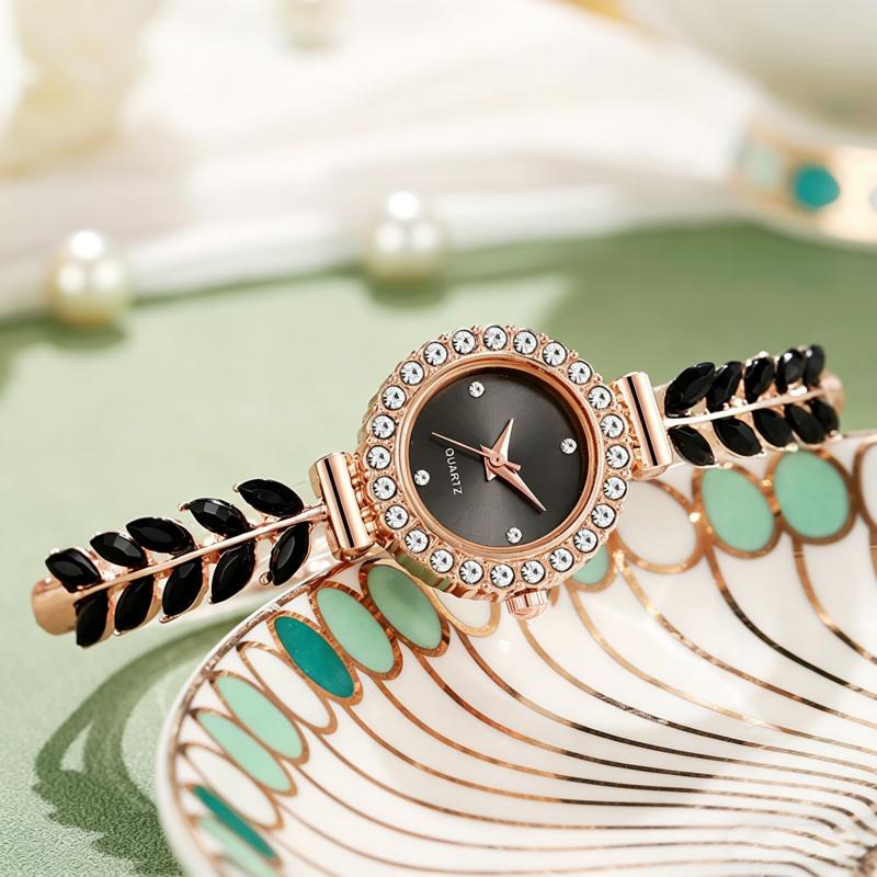 New Fashion Women Quartz Watch Leaf Design Slim Strap Rhinestone Round Dial Pull Adjustable Bracelet Wristwatch