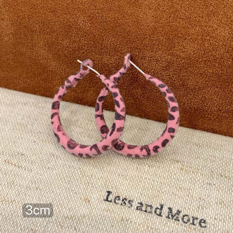Vintage Pink Leopard Print Round Hoop Earrings for Women Fashion Metal Geometric Circular Ear Buckle Earrings Y2K Jewelry Gifts