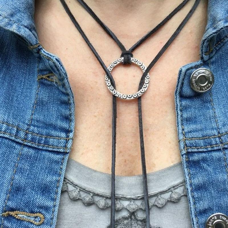 

Ожерелье Strand Boho Y с серебряными подвесками и кожаным шнуром