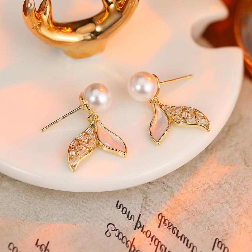 Hochwertiger Luxus Natürliche Muschelohrstecker S925 Silbernadel Ohrringe Leichter Luxus High-End Stil Temperament Ohrringe Frauen