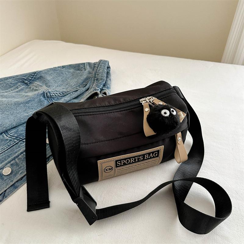 Stylish Casual Women's Shoulder Bag In Trendy Japanese And Korean Design With Pillow Shape And Multiple Color Options For Outdoor Use