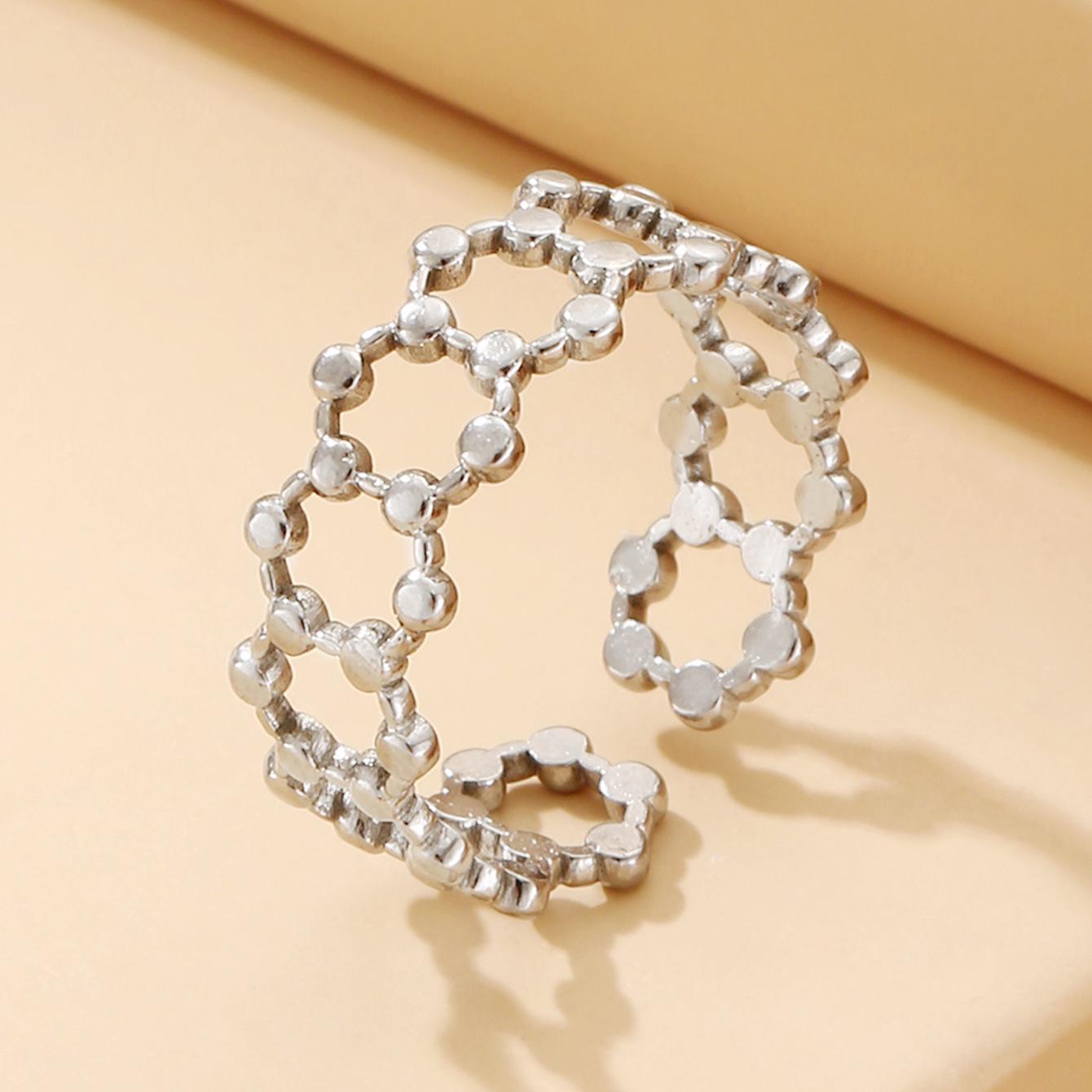 Retro Geometric Small Flower Stainless Steel Adjustable Women s Ring, Non-Fading Titanium Steel.