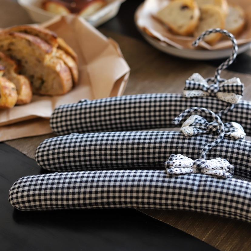 

Вешалка для одежды для взрослых 39 см во французском ретро-пасторальном стиле из губчатой ткани, бесшовная, нескользящая, подходит для хранения в гардеробе отеля 3pcs