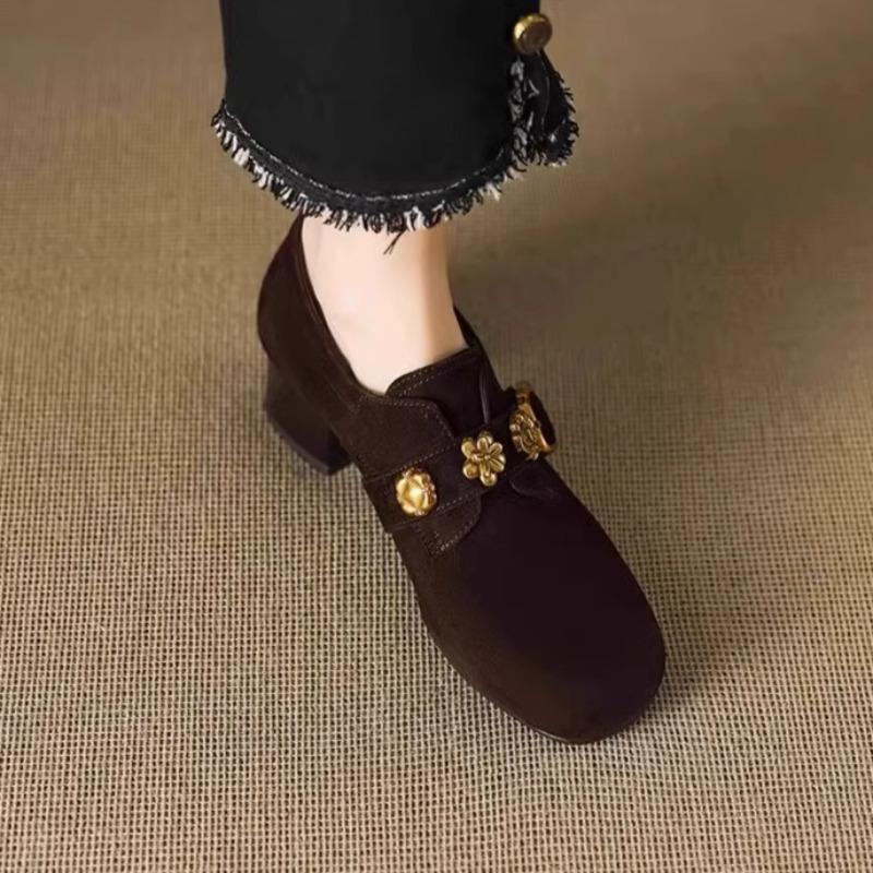 Metallschließe Blockabsatz Einzelne Schuhe Mode Quadratische Zehenpartie Tiefer Ausschnitt Wildleder Rutschfest Verschleißfest Kitten Heels