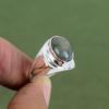 Prsten s labradoritem Prsten ze sterlingového stříbra 925 Ručně vyráběný jemný šperk Prsten s originálním drahokamem Šperky s labradoritem K dispozici v velikosti prstenu