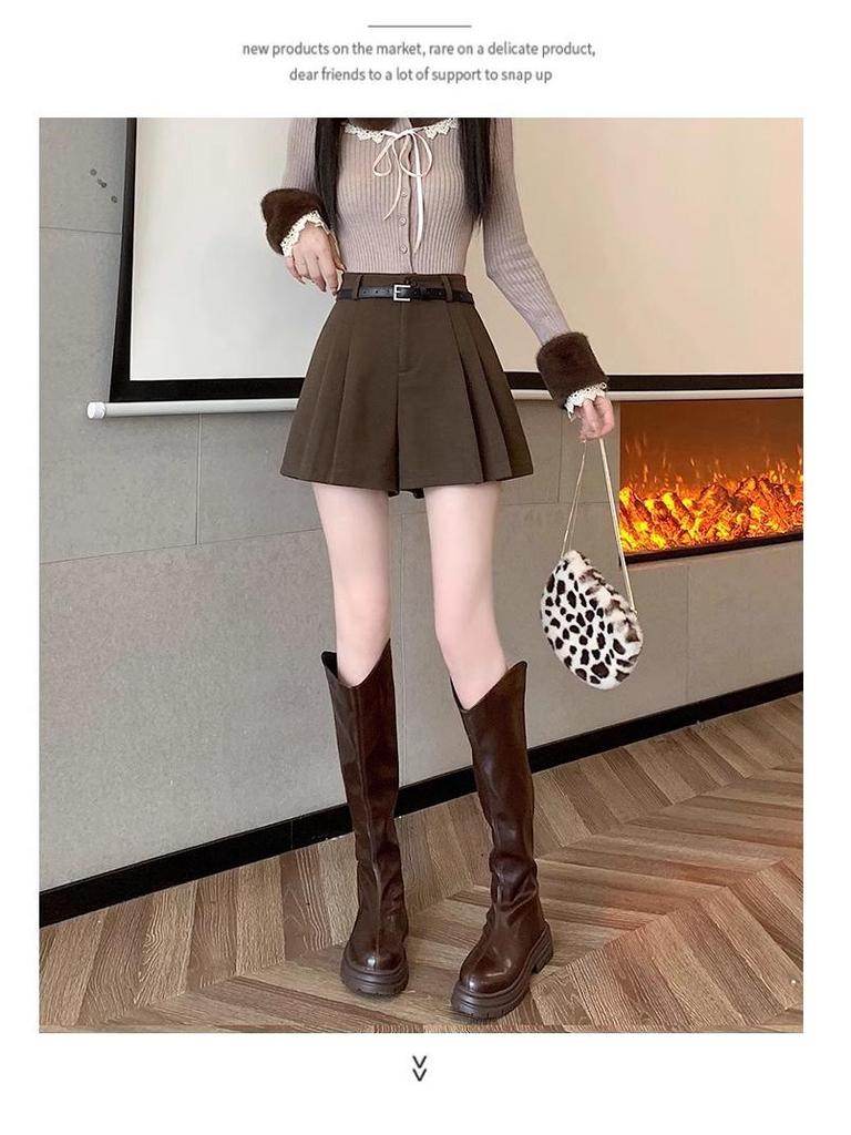 Women's 2024 High-Waist Khaki Woolen Pleated A-Line Shorts for Autumn/Winter
