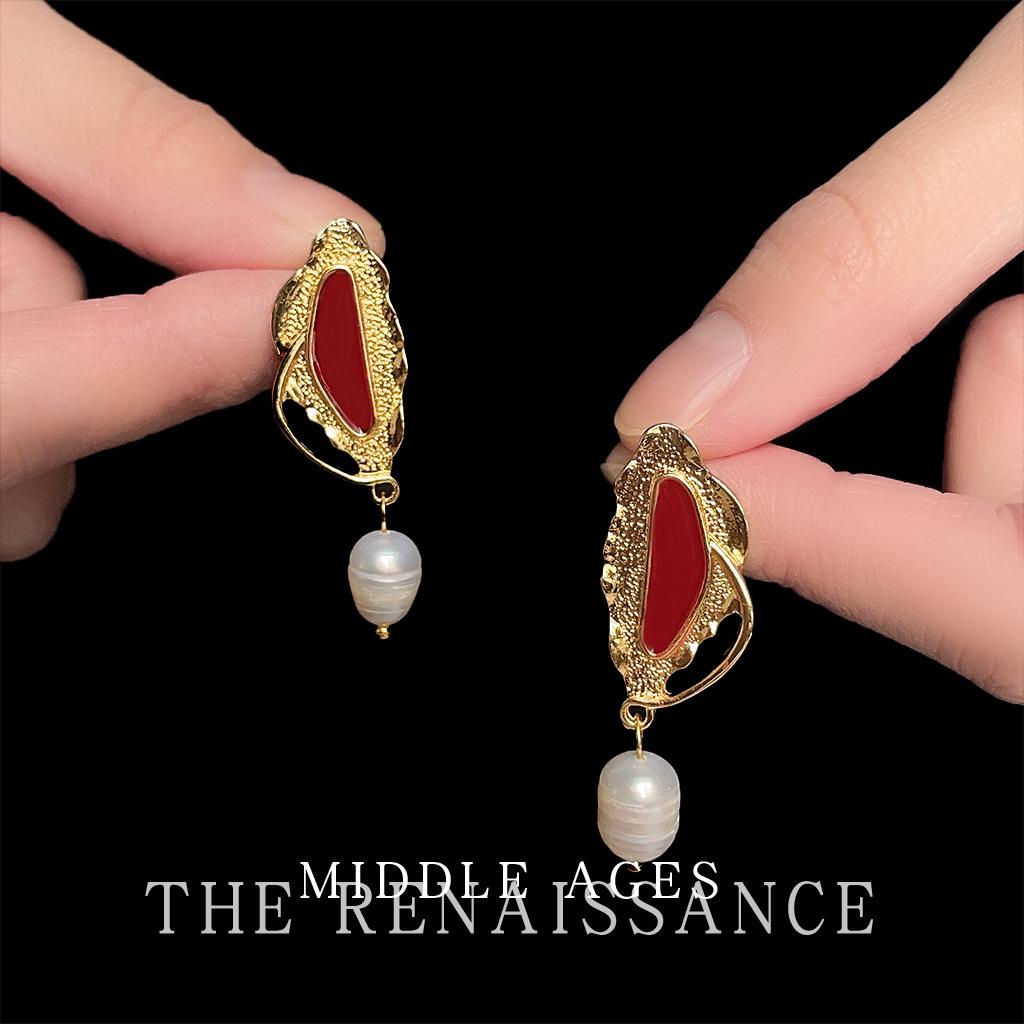 Средневековые французские ретро серьги с пресноводным жемчугом, ретро придворный стиль, бордовые серьги-пусеты с эмалью.