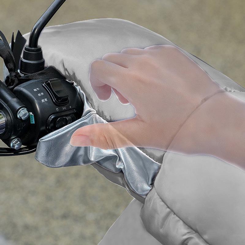 Waterproof, Dirt-Resistant Electric Car Windshield Quilt - Cold-Proof Neck Protection for Autumn & Winter (Solid Color)