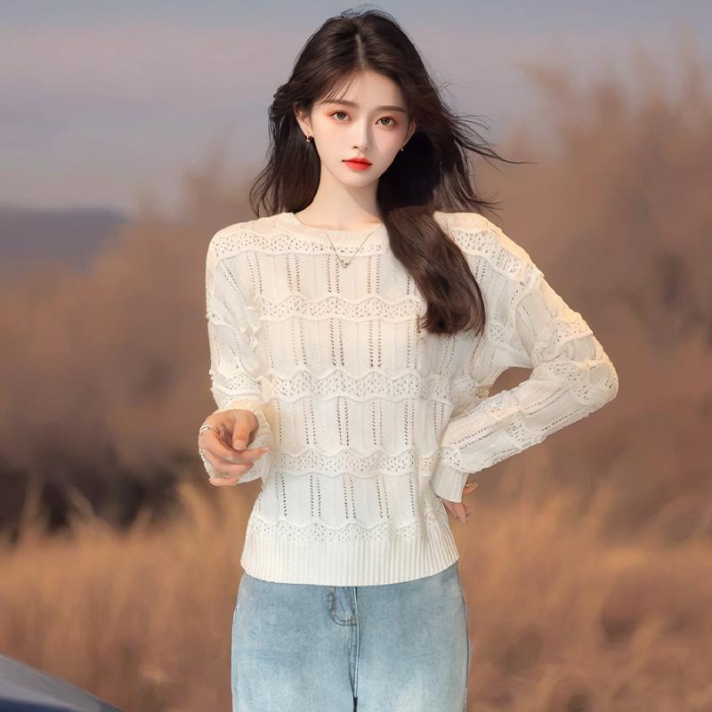 2025 Autumn Chic White Knit Sweater for Women - New Loose, Cozy Design