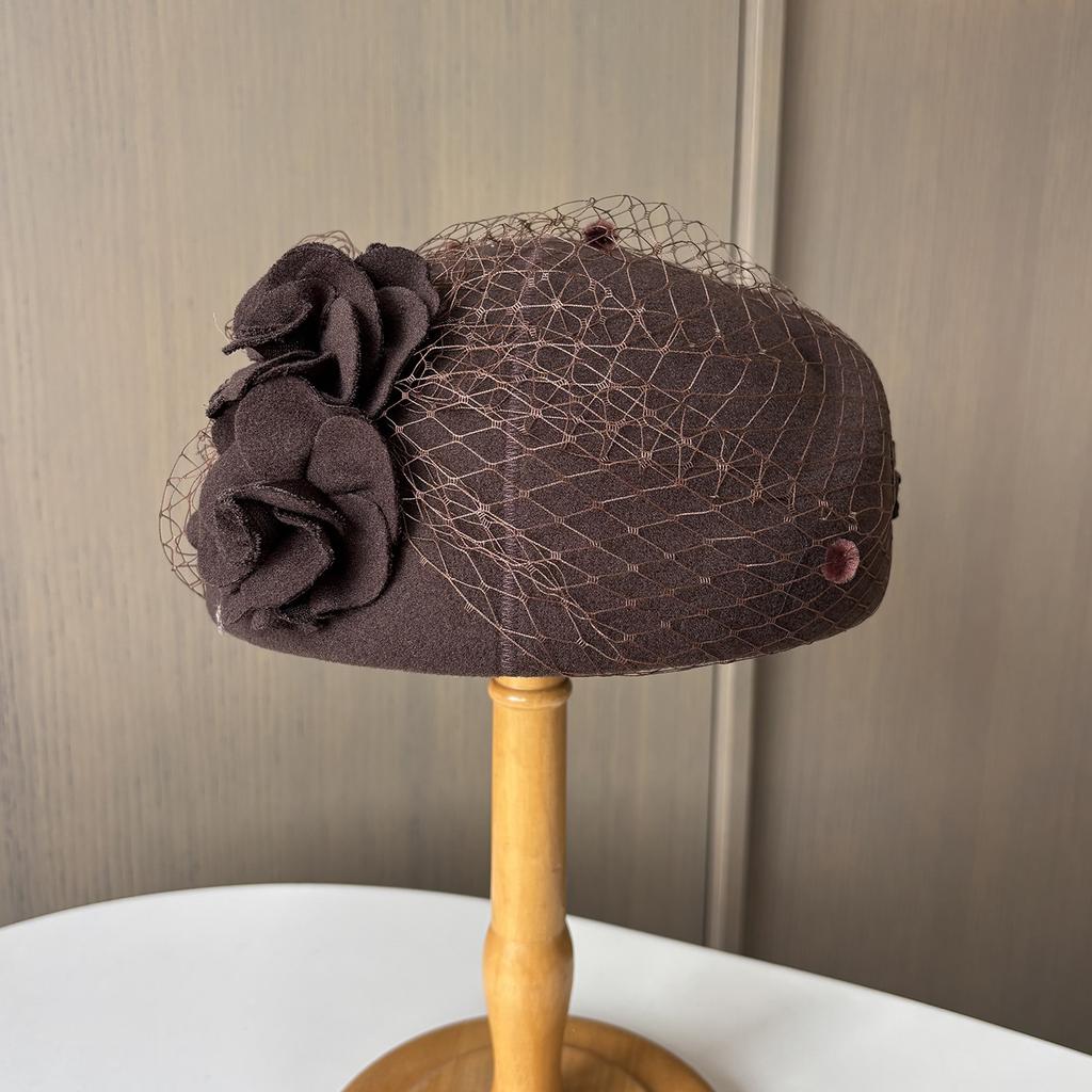 European And American Xiaoxiangfeng Mesh Flower Beret Autumn And Winter Korean Version Fashion Wedding Dress Headgear Top Hat Women'S Flight Attendant