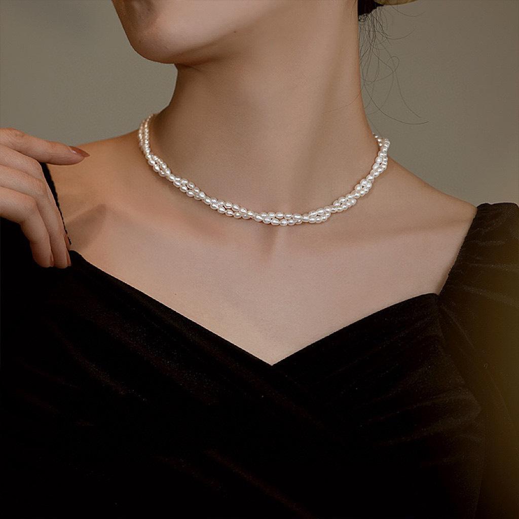 Small fragrant wind twist necklace female choker French retro premium sense natural freshwater pearl collarbone chain double summer