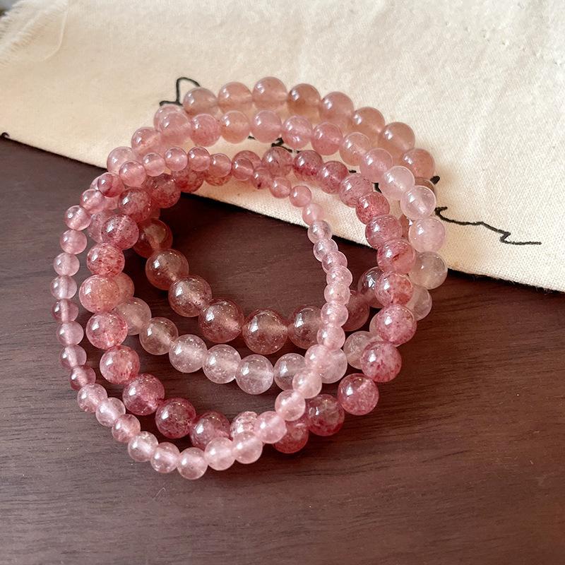 Fresh and Sweet Natural Strawberry Crystal Bracelet Women's Simple High-end Bracelet Fashionable Versatile Gift Hand Jewelry