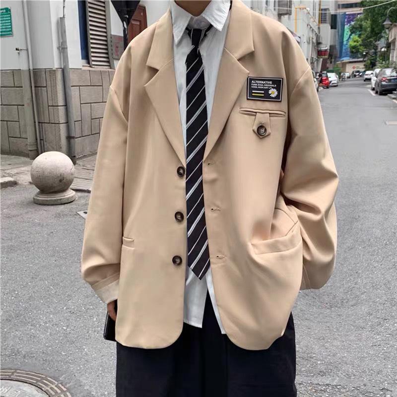 Trendiger dreiteiliger Herrenanzug im koreanischen Stil für den Herbst: Hübsches Set aus kleiner Anzugjacke und Hose