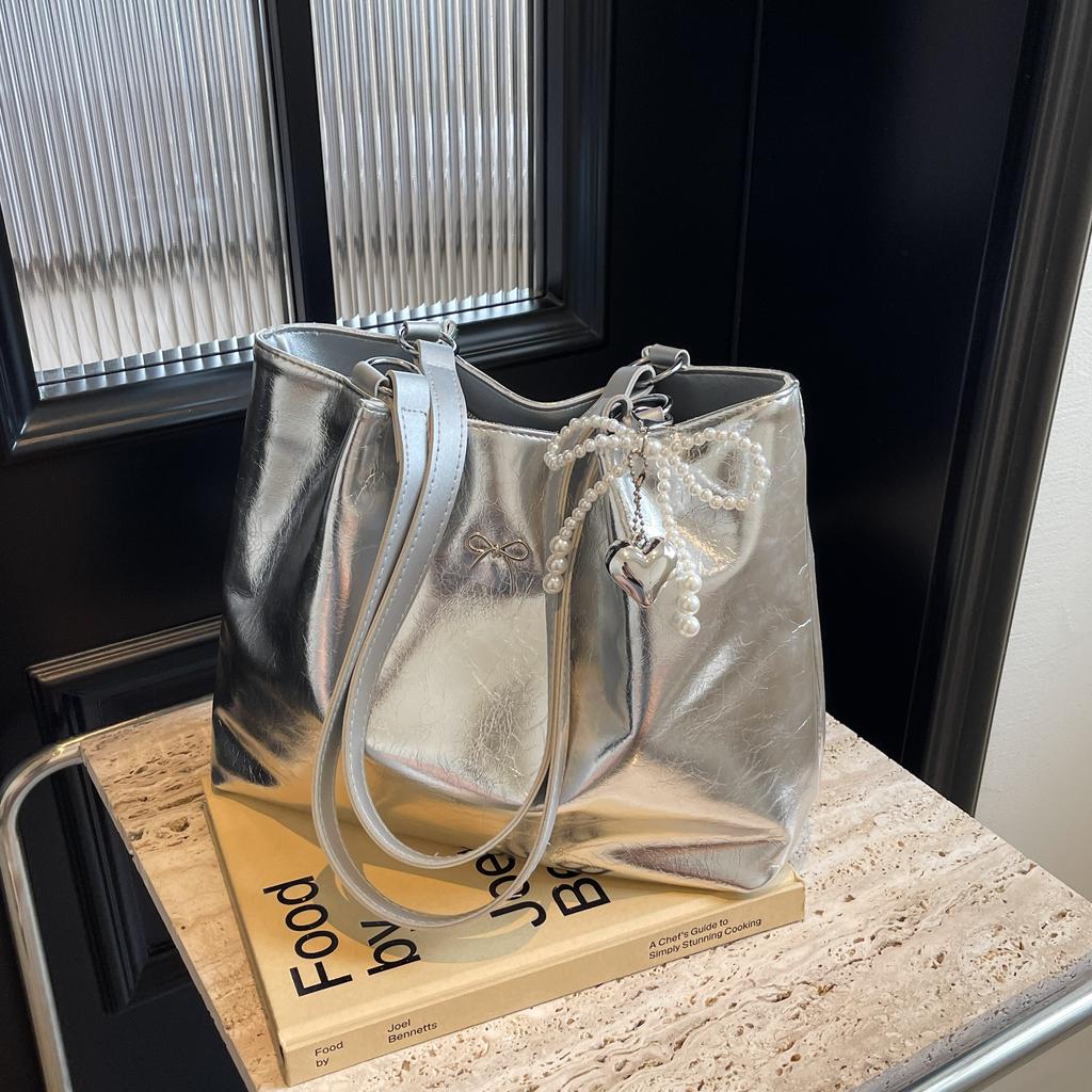 Leisure Commuting Large Capacity Bag for Women  New High-end Shoulder Bag, Fashionable Handheld Tote Bag