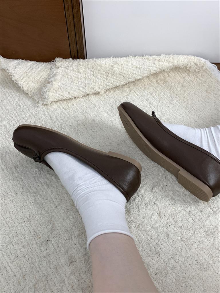 Flat Bottom Red Pig's Trotter Shoes Single Shoes Women's Shoes 2025 New Summer Split-toed Horseshoe Thumb Pig's Foot Bean Shoes