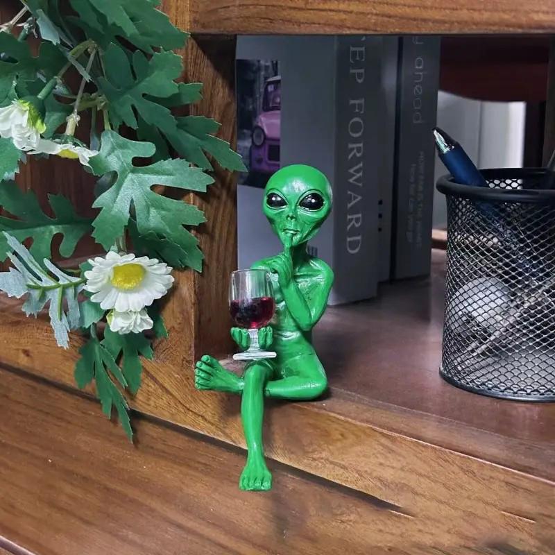 Alien Beer Drinking Statue Fun Humorous Space Decoration Science Fiction Fans Ideal Gift Creative Ornament