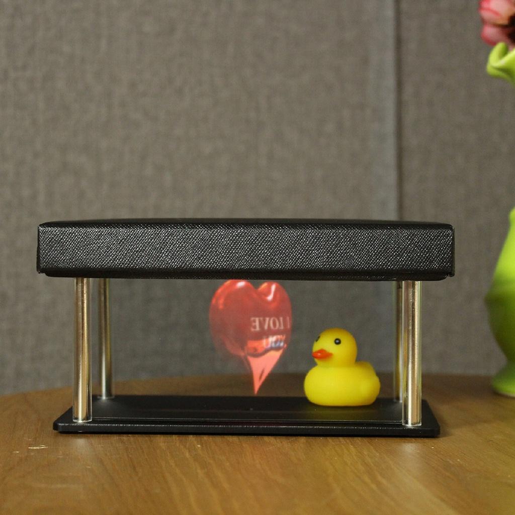 Černý Stojan Projektor Pyramida Hologram Displej 3D Mobilní Telefon Hologram Box Displej Luxusní Vitrína Pro 3.5-6" Použití Nový