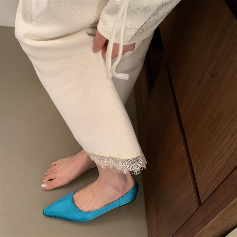French temperament satin pointed single shoes women's 2024 summer new shallow mouth senior fairy gentle soft sole grandma shoes