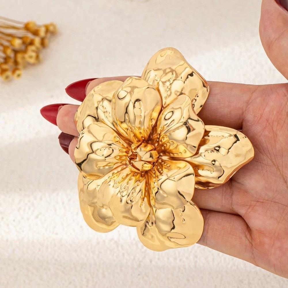 

Golden Women Brooch Large Collar Accessory New Flower Brooch For Party Wedding Daily Wear золотий