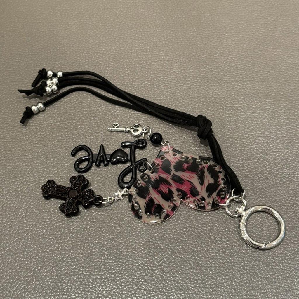 Snygg Leopardmönstrad Hjärta Nyckelring Akrylhänge Nyckelring Väskberlock för Kvinnor Modeaccessoarer