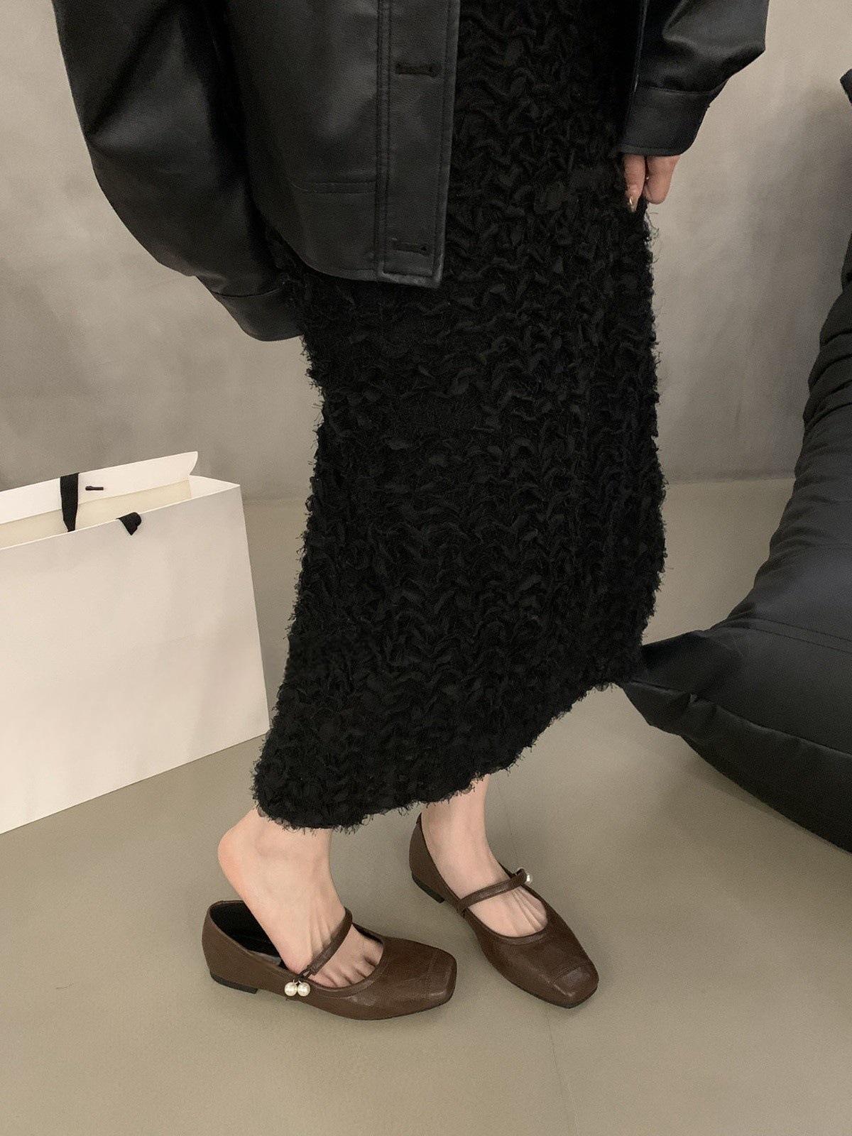 

French retro Mary Jane shoes women s shoes 2024 new spring and autumn one-word with pearl temperament flat-bottomed light-mouth shoes 39