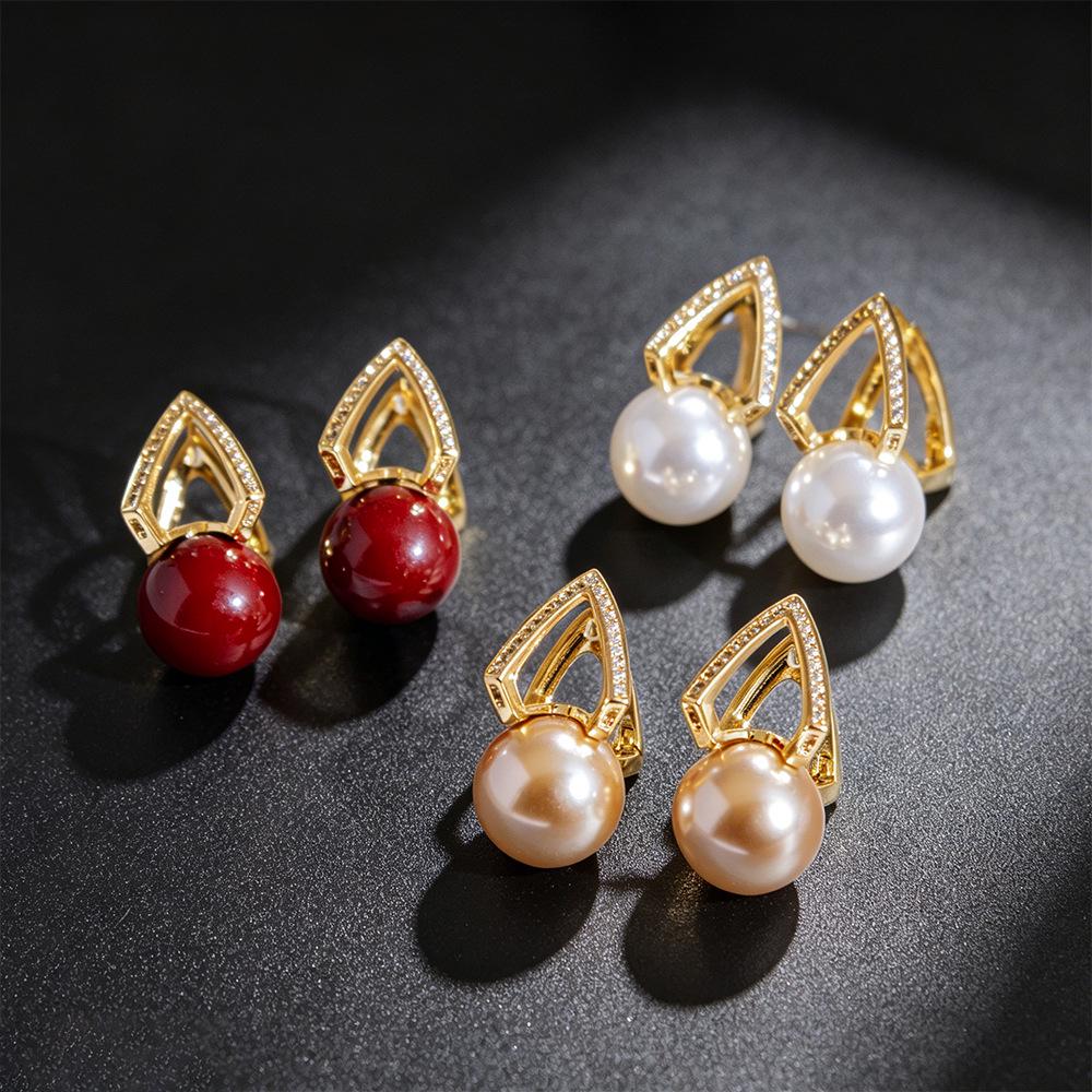 Elegant French Geometric Pearl Triangle Earrings for Women - Luxurious, Gentle, High-End Style Jewelry