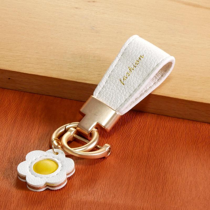

Модный брелок, роскошный металлический короткий кожаный брелок с цветком для автомобиля, кулон, разделенный брелок для женщин и девочек, аксессуары для ключей на ремешке белый