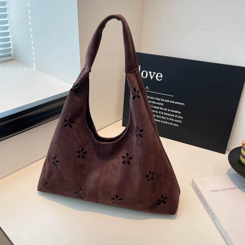 Tote bag women's 2025 new messenger hollow bag class commuter bag shoulder bag casual handbag