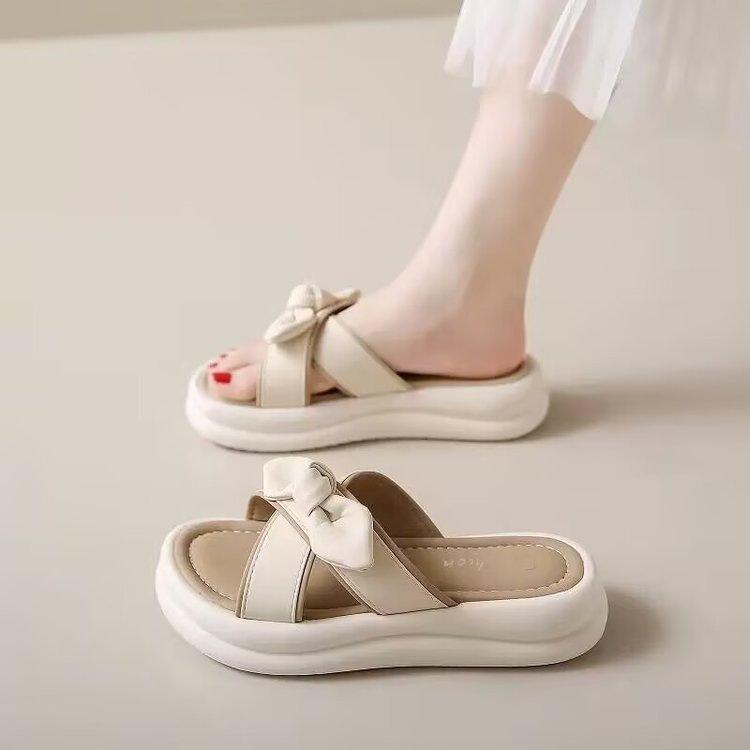High-end pregnant women's soft-soled slippers, women's models, new models in summer 2025, versatile outer wear, wide feet, fat non-slip and cool slip