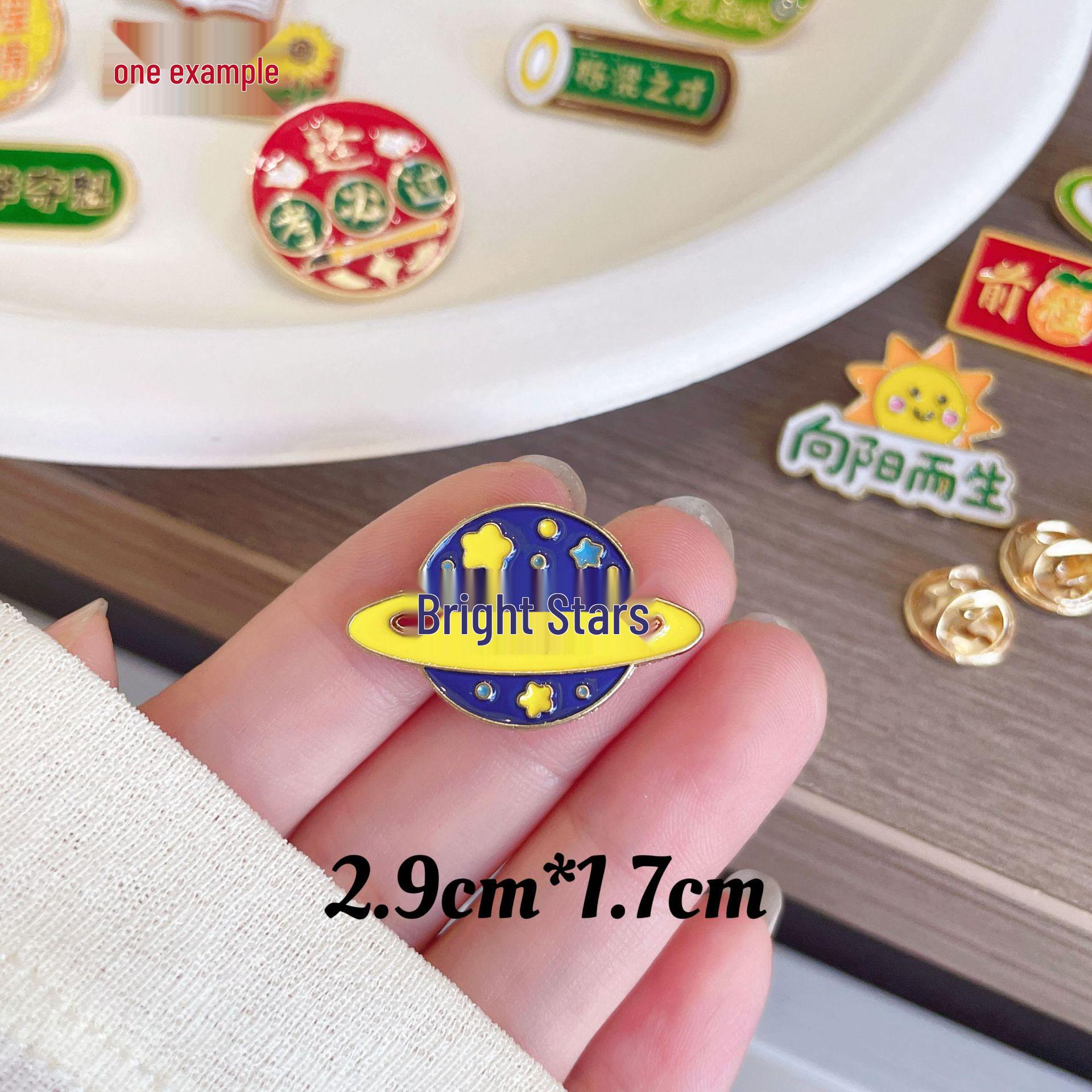 

Вдохновляющая брошь: Лучший в списке, Сдать каждый экзамен, Выиграть чемпионат, Значок «Светлое будущее», Подарок выпускнику