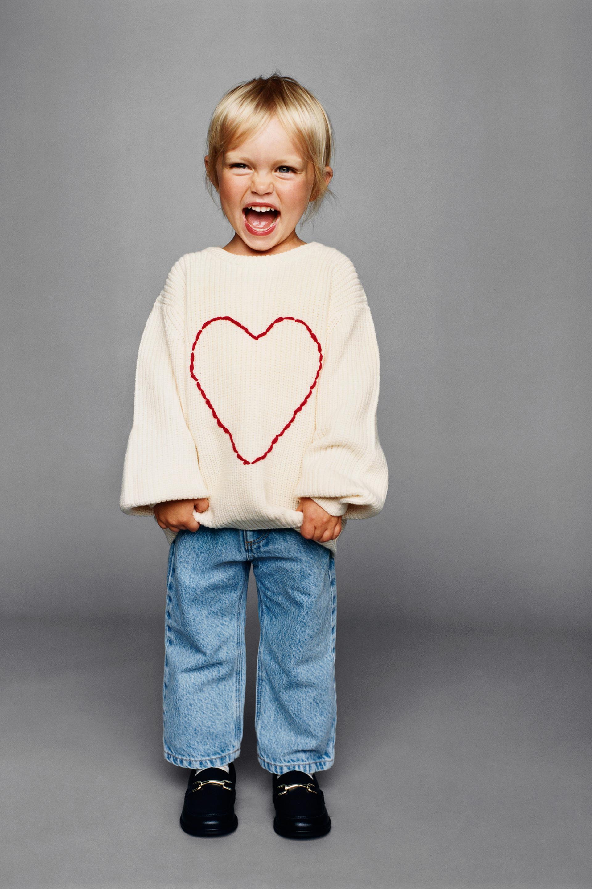 

ВЯЗАННЫЙ СВИТЕР С СЕРДЦЕМ