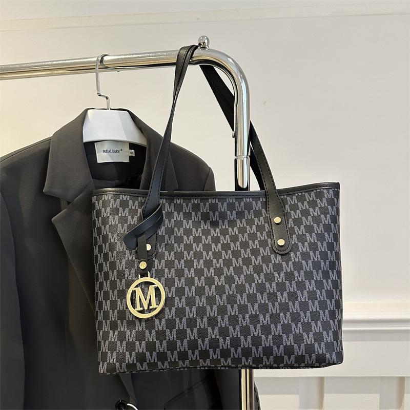 Fashion Bag Commuter Tote Bag Women's 2025 New Spring Niche Popular Shoulder Bag Large Capacity Handbag