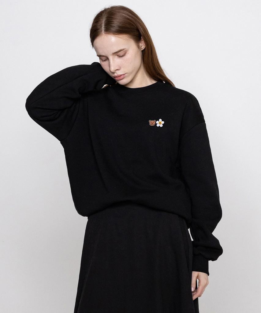 GRAVER [Unisex] Small Flower Bear Face Embroidered Smile Sweatshirt_Black