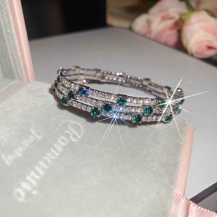 

Elegant Diamond-Studded Geometric Open Bangle: High-End, Fashionable Design Hand Jewelry