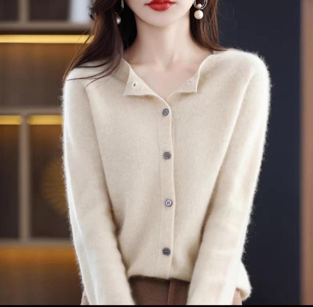 Women's 100% Wool Solid Color Cardigan Sweater - Autumn Collection