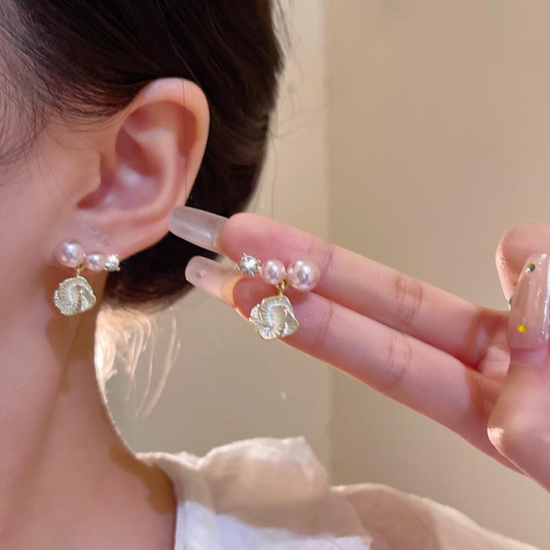 Chiffon Fairy Flower Earrings: Elegant, Delicate Studs with a Whimsical Forest-Inspired Design for a Gentle, Stylish Touch.