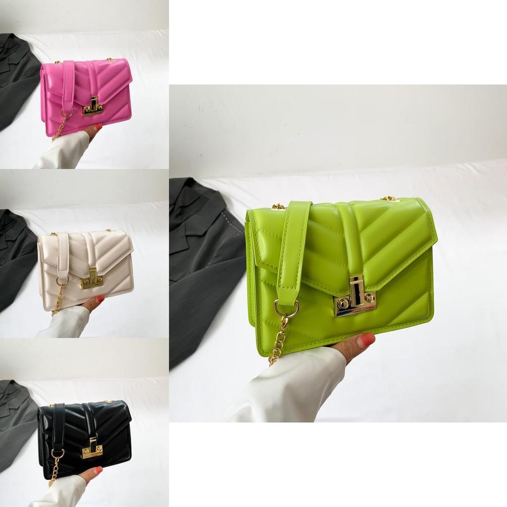 Fashionable Casual Retro Small Square Handbag With Stylish Chain Strap Design