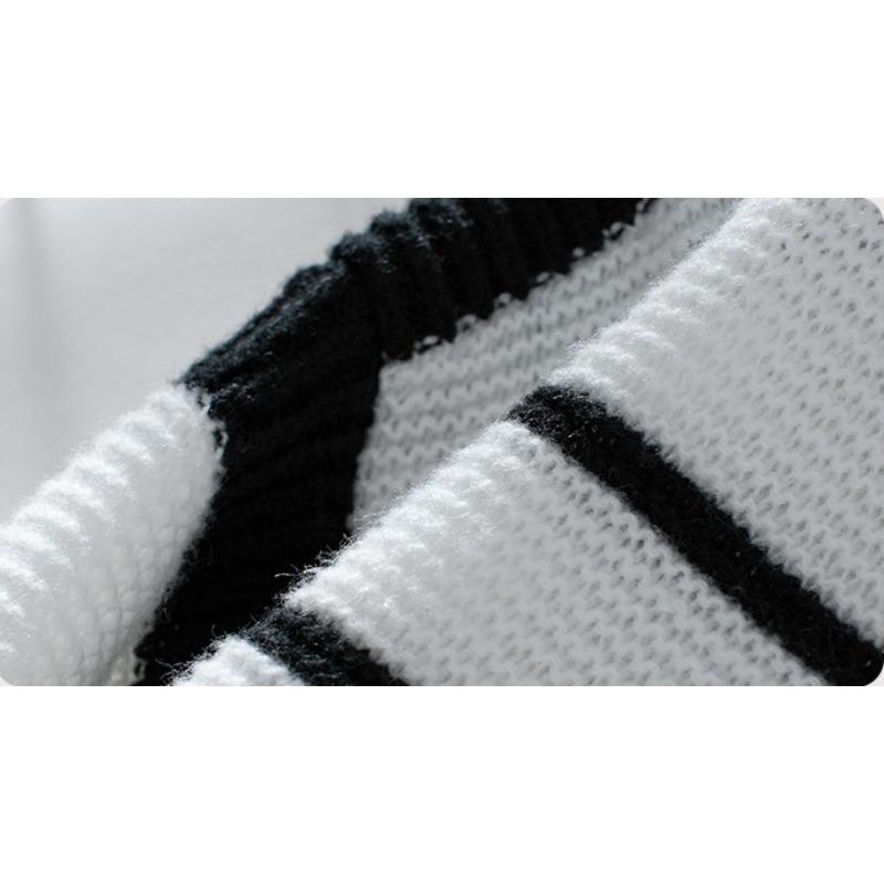 Autumn and Winter Round Neck Loose Striped Pullover Long Sleeved Knitted Women's Sweaters