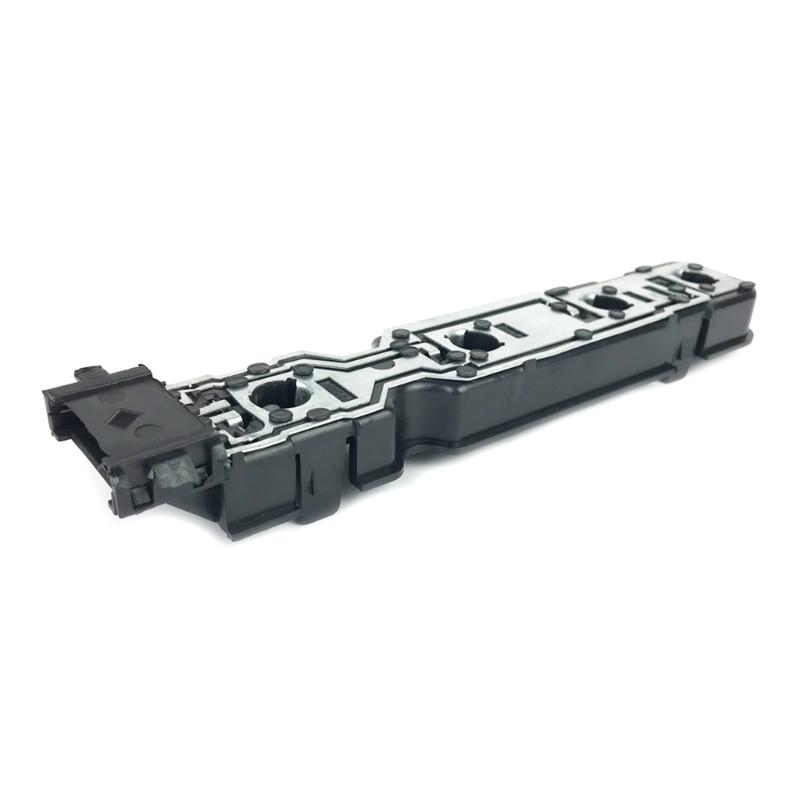 2 szt. Uchwyt Podstawa Lampy Tylnej LED 1681537 6C1113N004AB 6C11-13N004-AB Pasuje do MK6 MK7 Uchwyt Lampy Tylnej