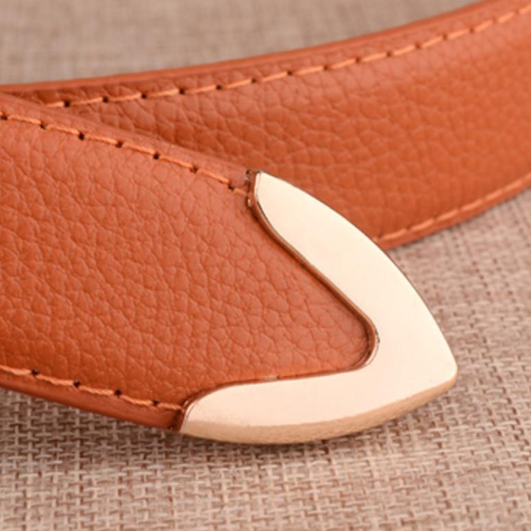 Dame PU-skinnbelter med gullspenne Mote skinn midjebelte Elegante damebelter for jeans, kjole og fritidsklær