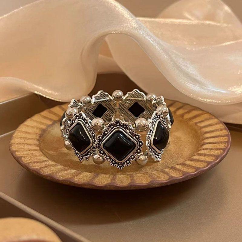 

Женское платье-браслет Court Hand