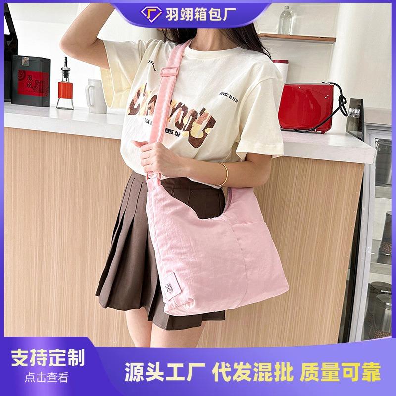Retro versatile lazy tote bag women's large-capacity lightweight cloth bag shoulder messenger bag casual commuter bag