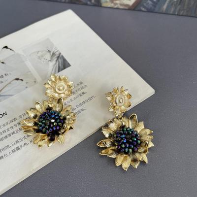 Boucles d'oreilles Tournesol Design de Niche, Tempérament Mode Personnalisé, Boucles d'oreilles Fleur, Boucles d'oreilles Perles Cousues à la Main
