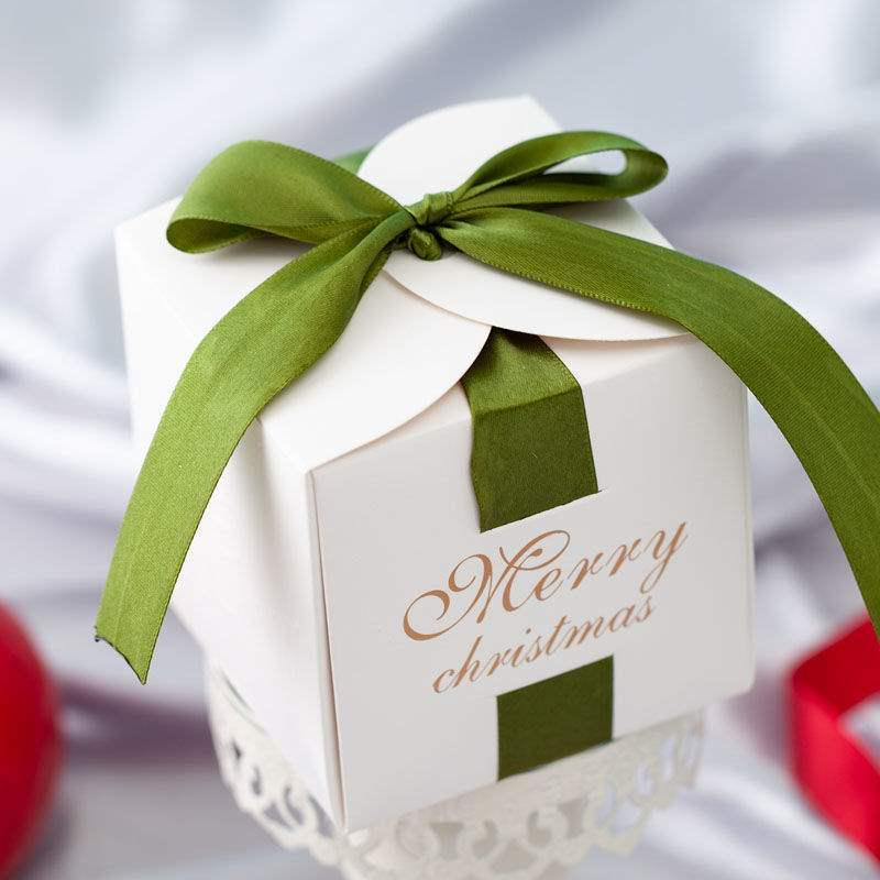 Christmas Apple Gift Box for Kids - Creative Holiday Packaging with Candy Bag