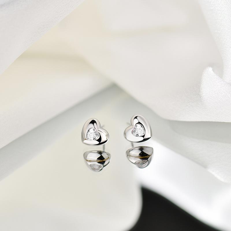 Gentle Style Love Earrings High-end Earrings for Women's Temperament Niche Design Light Luxury Versatile New