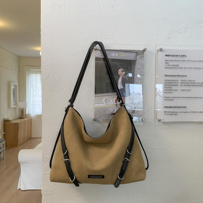 Niche backpack women's autumn and winter new retro shoulder bag large-capacity commuter messenger bag