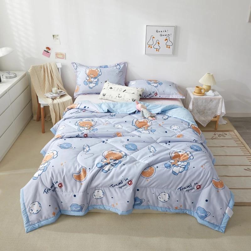 Cute Cartoon Polar Bear Summer Quilt Skin-friendly Comfortable Animals Print Air Conditioning Quilted Quilt for Kids Boys Girls